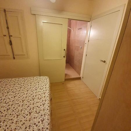 Room In Benidorm Downtown En Piso Compartido Аликанте Екстериор снимка