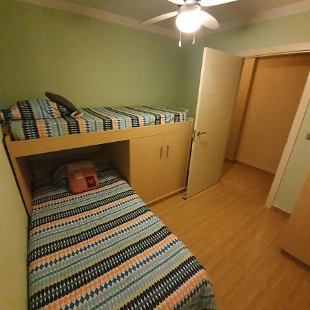 Room In Benidorm Downtown En Piso Compartido Аликанте Екстериор снимка
