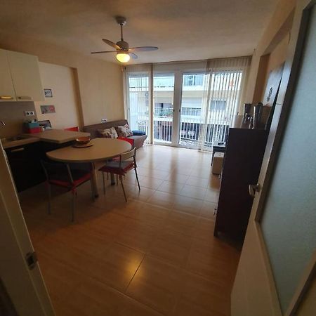 Room In Benidorm Downtown En Piso Compartido Аликанте Екстериор снимка