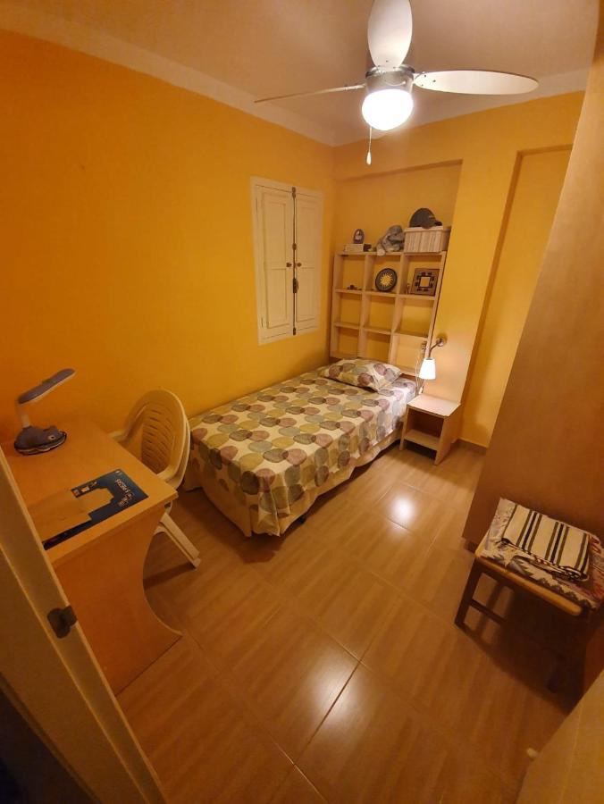 Room In Benidorm Downtown En Piso Compartido Аликанте Екстериор снимка