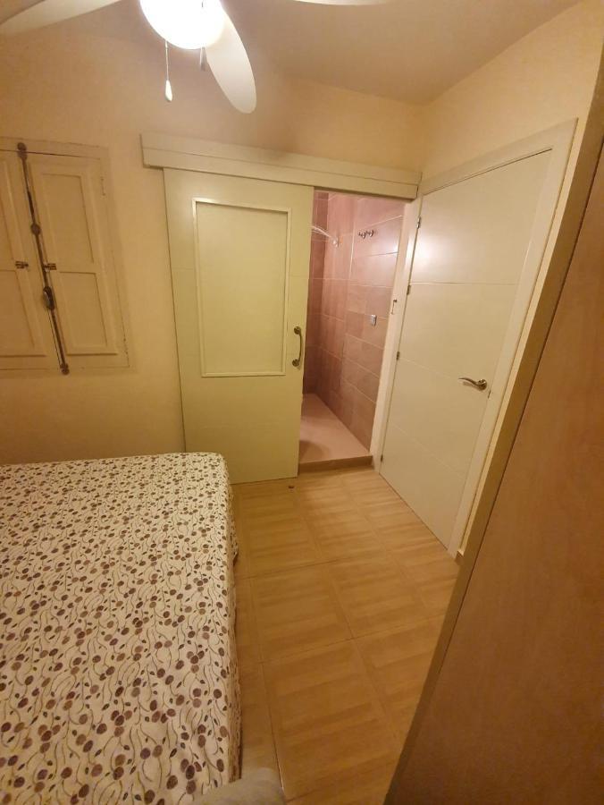 Room In Benidorm Downtown En Piso Compartido Аликанте Екстериор снимка