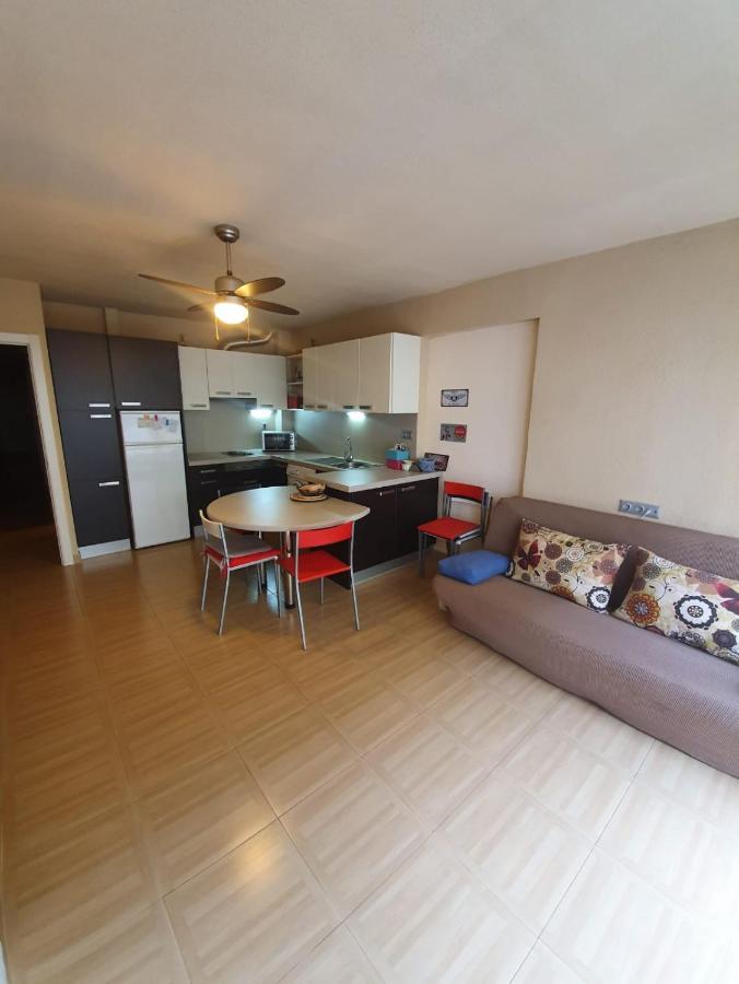 Room In Benidorm Downtown En Piso Compartido Аликанте Екстериор снимка
