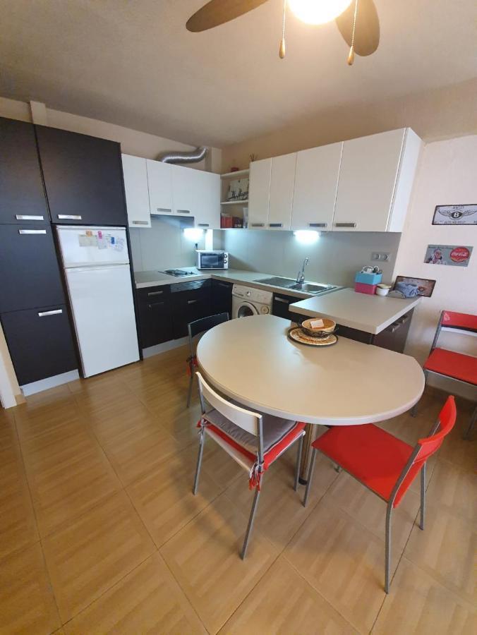 Room In Benidorm Downtown En Piso Compartido Аликанте Екстериор снимка