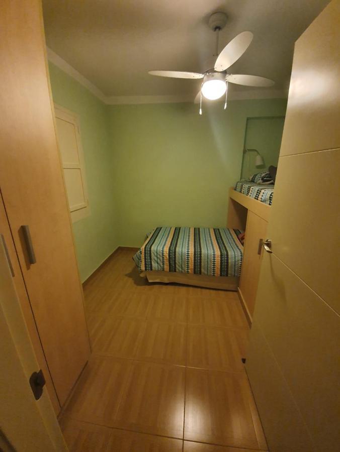 Room In Benidorm Downtown En Piso Compartido Аликанте Екстериор снимка